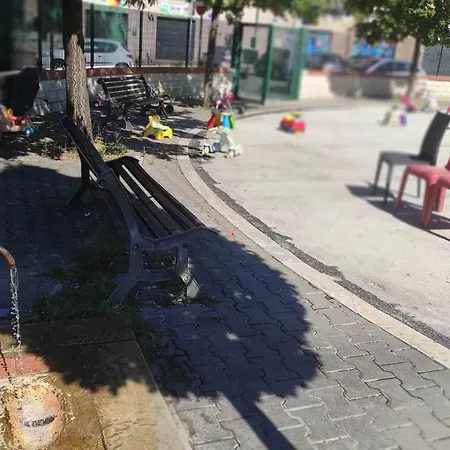 2 Metro A Free Parking